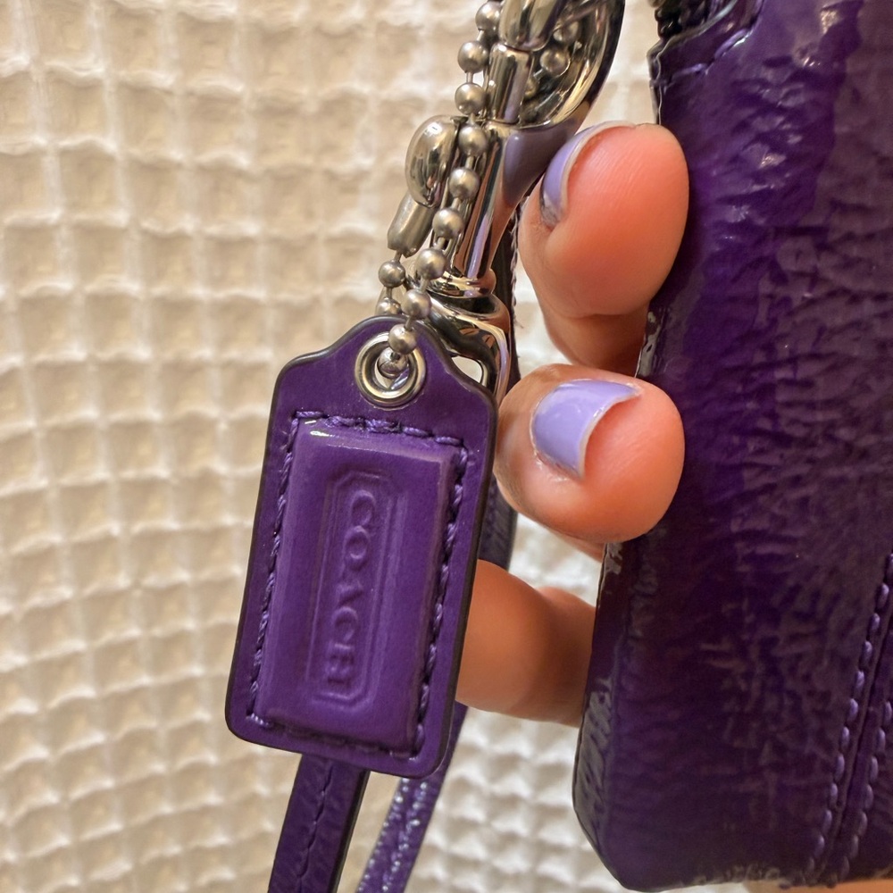 Coach Purple Patent Leather Wristlet Phone Pouch - Picture 3 of 6